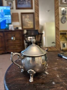 Vintage-Silver plated Bowl with Lid and Handle